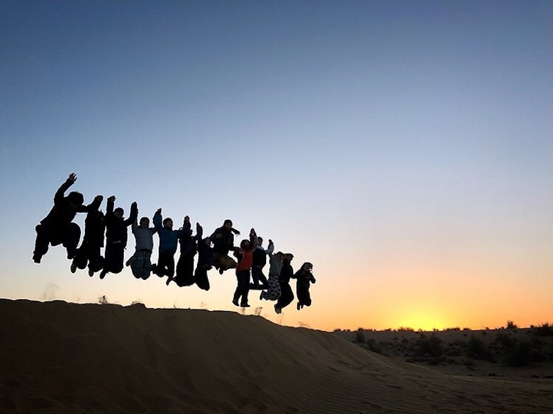 【タビイク】インドの砂漠で初日の出！そして全員でラクダに乗る！！