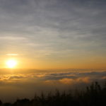 雲海から昇る太陽、幻想的なタイガーヒルのサンライズ。